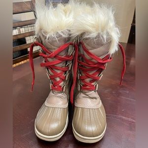 Sorel Kids Size 3 waterproof snow boots. Never worn